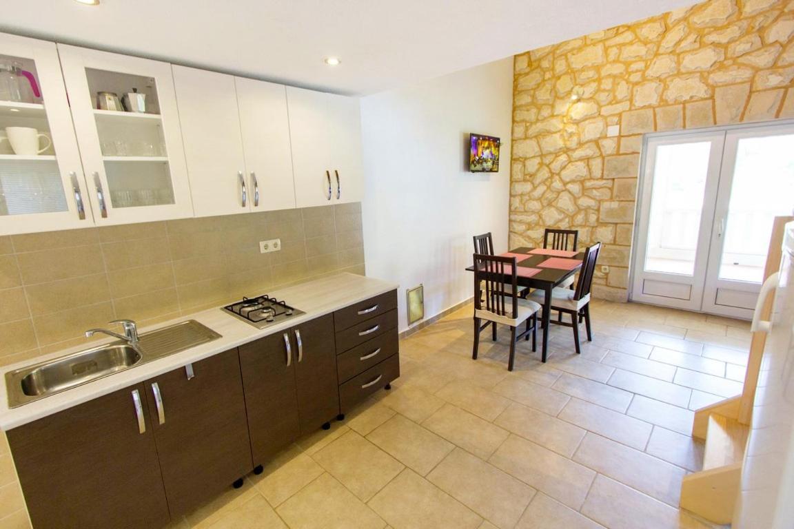 Seaside Secluded Apartments Cove Skozanje, Hvar - 5713 Gdinj Bagian luar foto