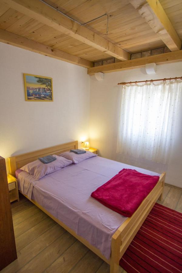 Seaside Secluded Apartments Cove Skozanje, Hvar - 5713 Gdinj Bagian luar foto